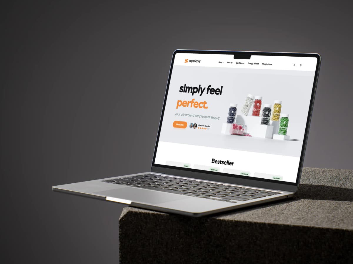 MarkenPunkt Team im Office